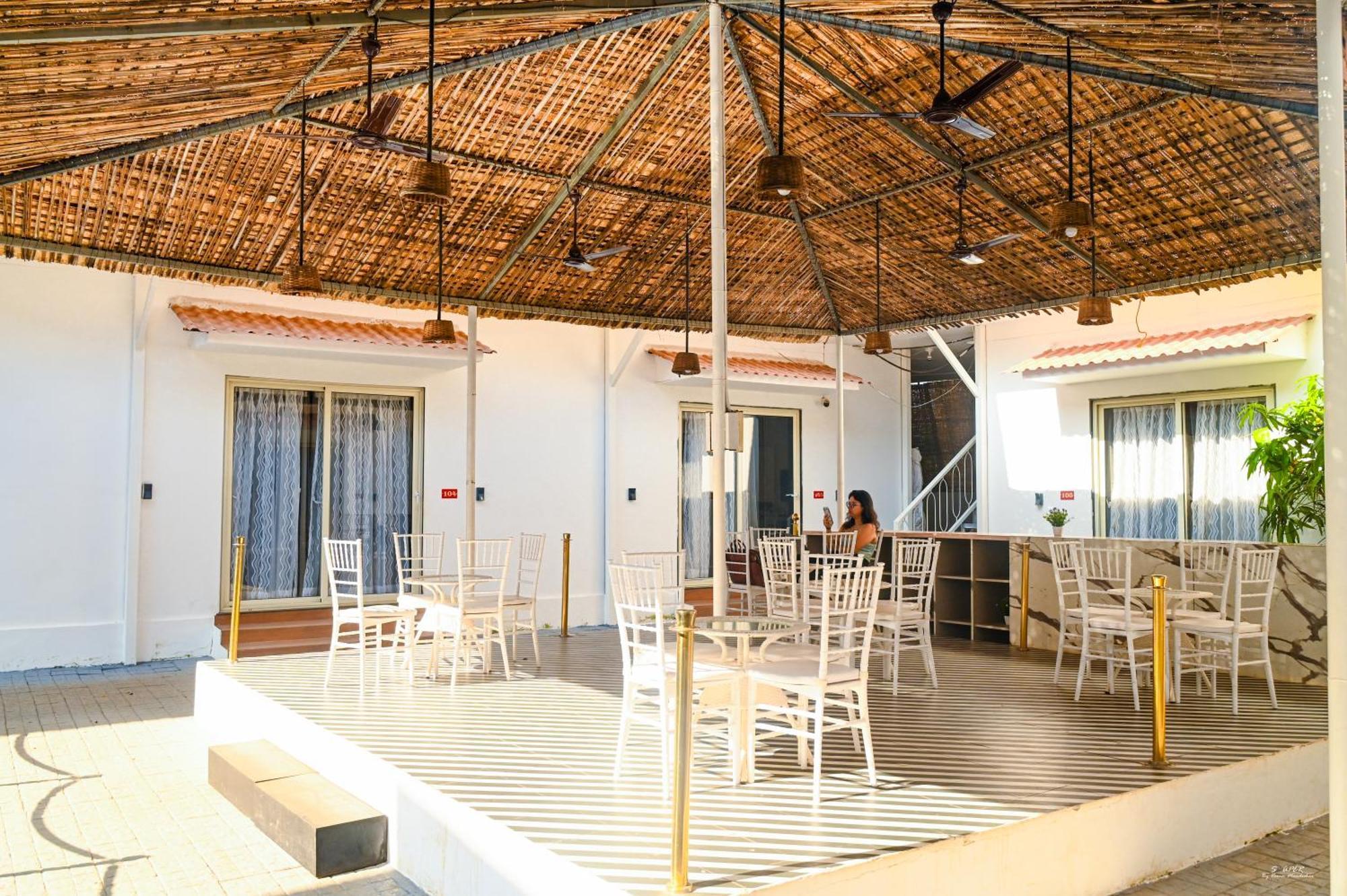 Morjim Beach Villa Exterior foto